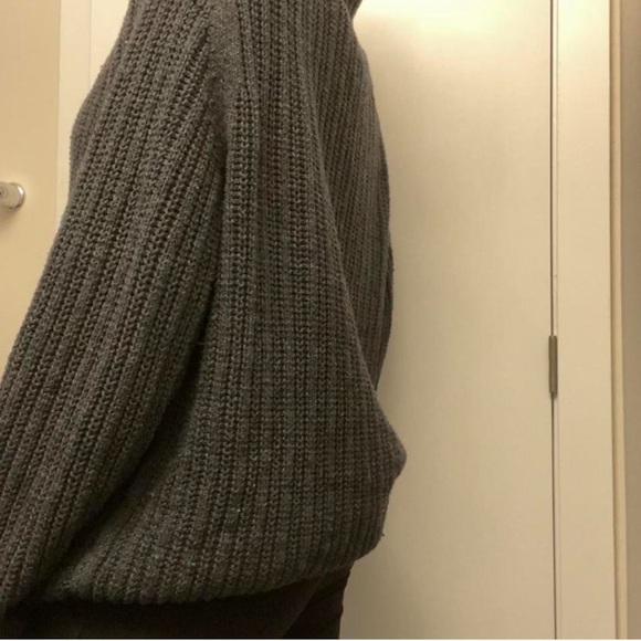 OLD NAVY TURTLENECK SWEATER - Picture 3 of 5